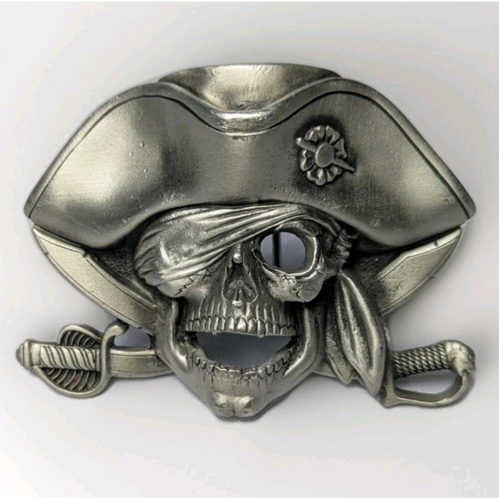 Vtg Pirate Skull Crossbones Buccaneer Belt Buckle Solid Pewter 1997 USA Cosplay